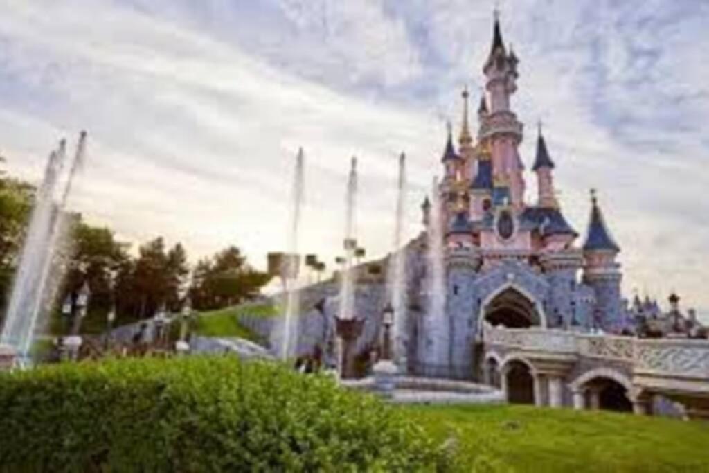 Crystal Apartment Disneyland Bmyguest Montevrain Luaran gambar